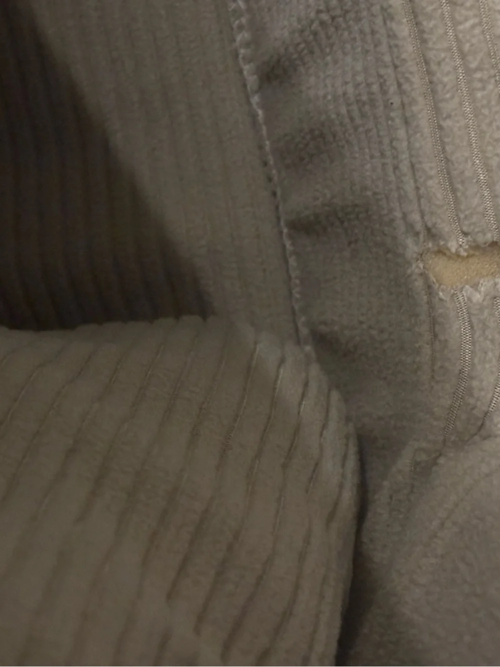 Cozy Pet Cave Bed : Used